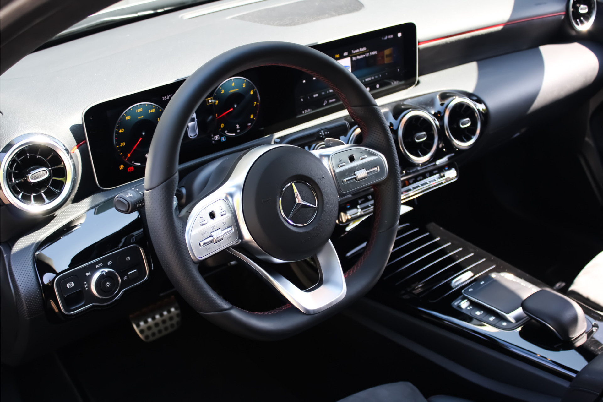 44633514-2.jpg