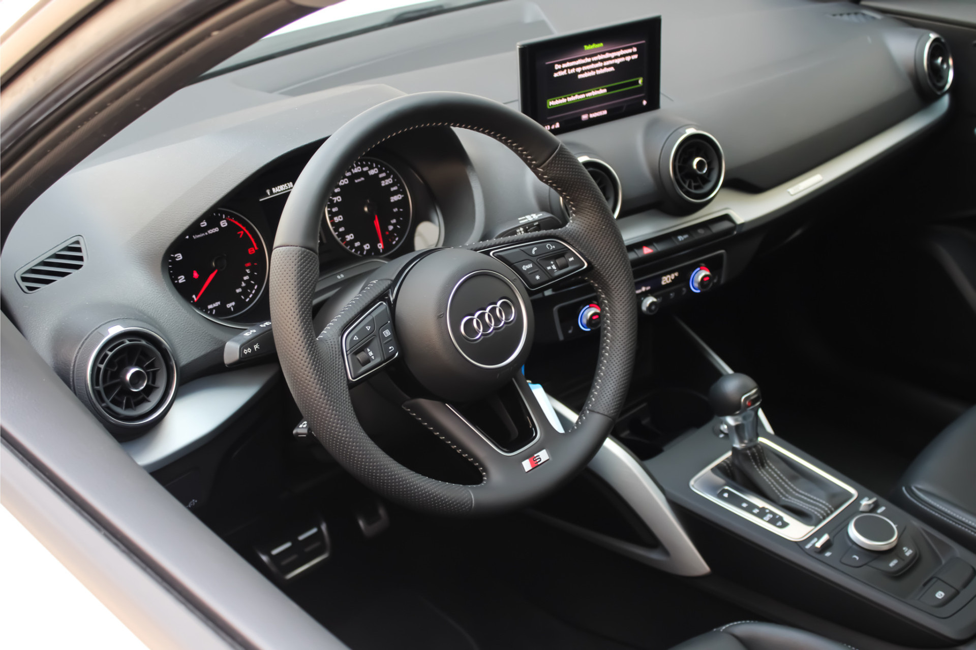 44997691-2.jpg