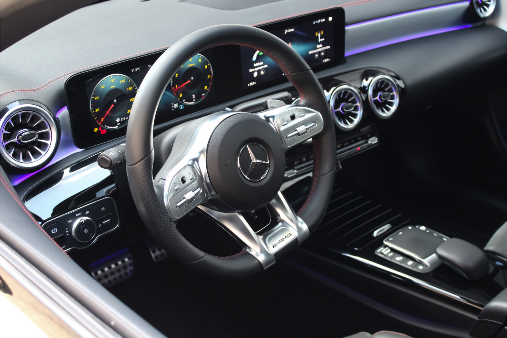 45012986-2.jpg